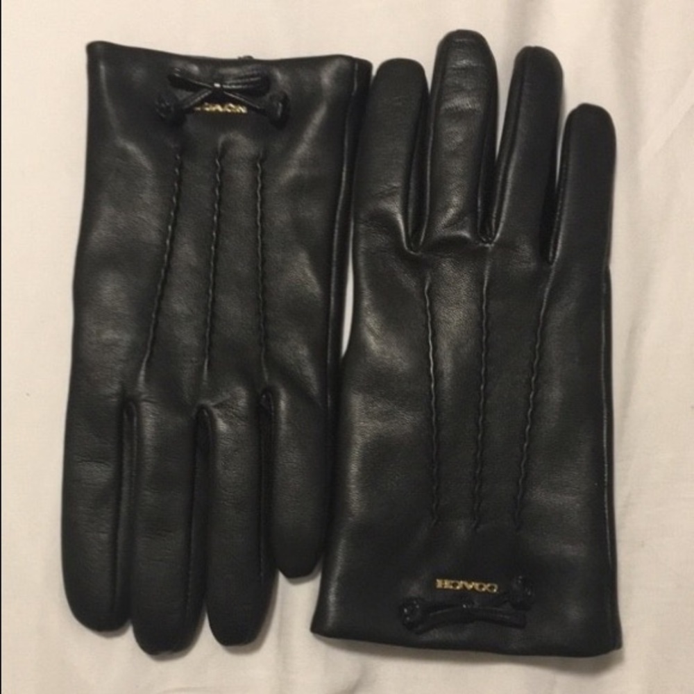 Authentic Coach Black Leather Gloves